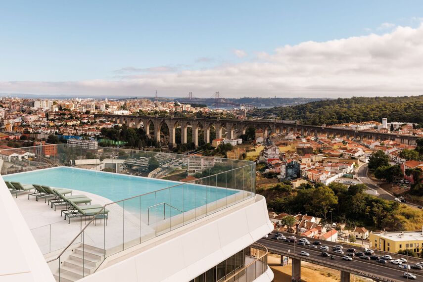ConceptWall 60 Façades, ConceptSystem 77 Doors and CW 60 Hidden Vent Façades - Infinity located in Lisbon, Portugal