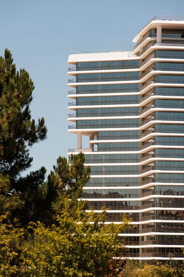 ConceptWall 60 Façades, ConceptSystem 77 Doors and CW 60 Hidden Vent Façades - Infinity located in Lisbon, Portugal