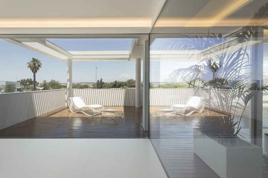 SlimPatio 68 Sliding & Folding, HiFinity Sliding & Folding, ConceptSystem 77 Windows and CS 77 Hidden Vent Windows - Casa D located in Ragusa, Italy