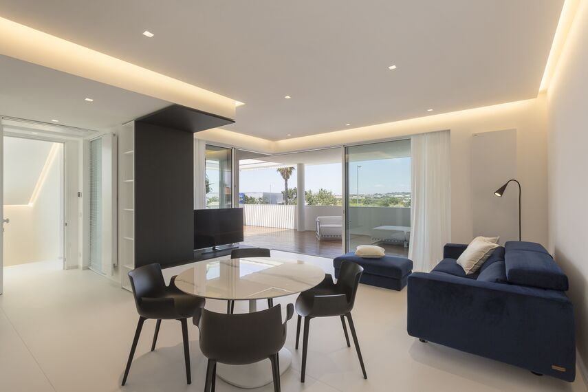SlimPatio 68 Sliding & Folding, HiFinity Sliding & Folding, ConceptSystem 77 Windows and CS 77 Hidden Vent Windows - Casa D located in Ragusa, Italy