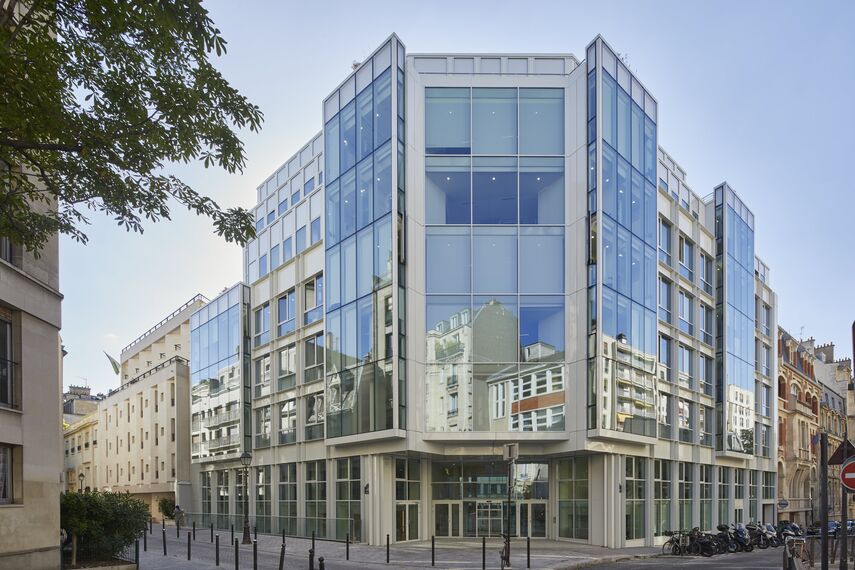 ConceptWall 60 Façades, ConceptWall 86 Façades and TS 68-HV Windows - Belles Feuilles located in Paris, France