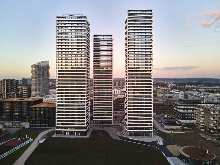MasterLine 8 Windows and MasterLine 8 Doors - Three Point Dübendorf located in Zürich, Switzerland