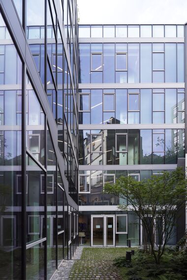 SlimLine 38 Windows, SlimLine 38 Doors and CW 50-SL Façades - Villa Malevart located in Paris, France
