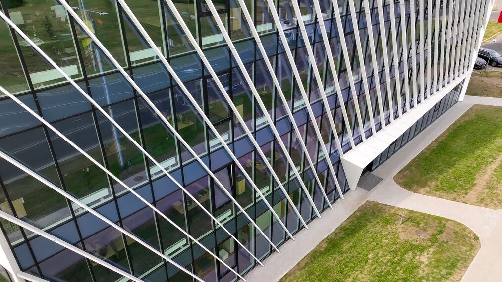 CW 50-HI Façades, MasterLine 8 HI Windows and MasterLine 8-HI Doors - Sporto 16 located in Vilnius, Lithuania