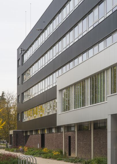 ConceptWall 50 Façades, CD 68 Doors and TS 68 Windows - College/University University of Rouen located in Rouen, France