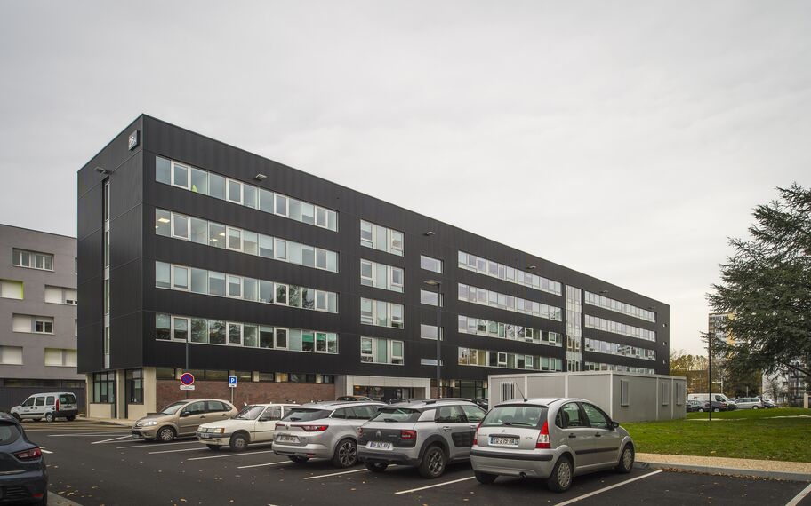 ConceptWall 50 Façades, CD 68 Doors and TS 68 Windows - College/University University of Rouen located in Rouen, France