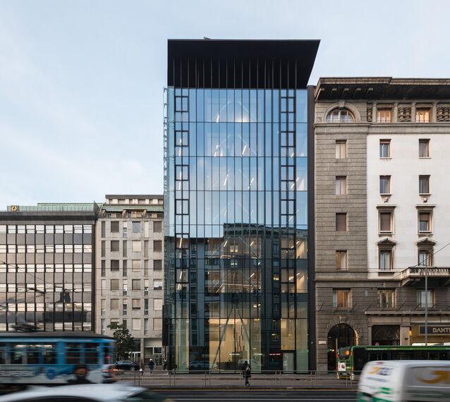 CW 60-SC Façades - Office building Office building Largo Augusto Milano located in Milan, Italy