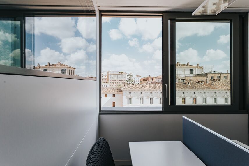 SlimLine 38 Windows and ConceptSystem 77 Windows - Office building Office building Roma located in Rome, Italy