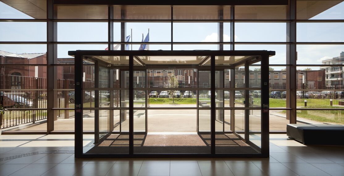 ConceptWall 50 Façades and ThermoSystem 68 Windows - Governmental Administrative Court of Lille located in Lille, France