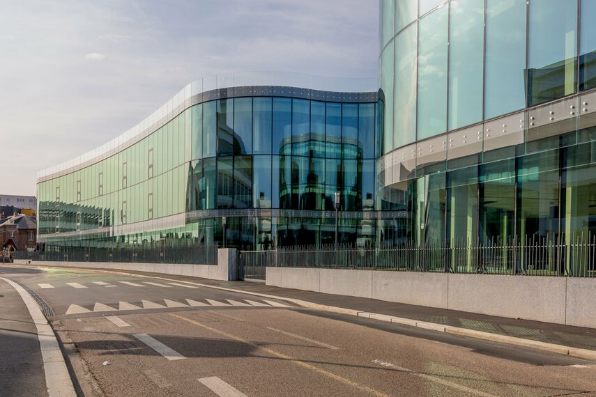 ThermoSystem 68 Windows, ConceptWall 50 Façades and CW 60-SC Façades - Office building Siège MATMUT - La Filature located in Rouen, France