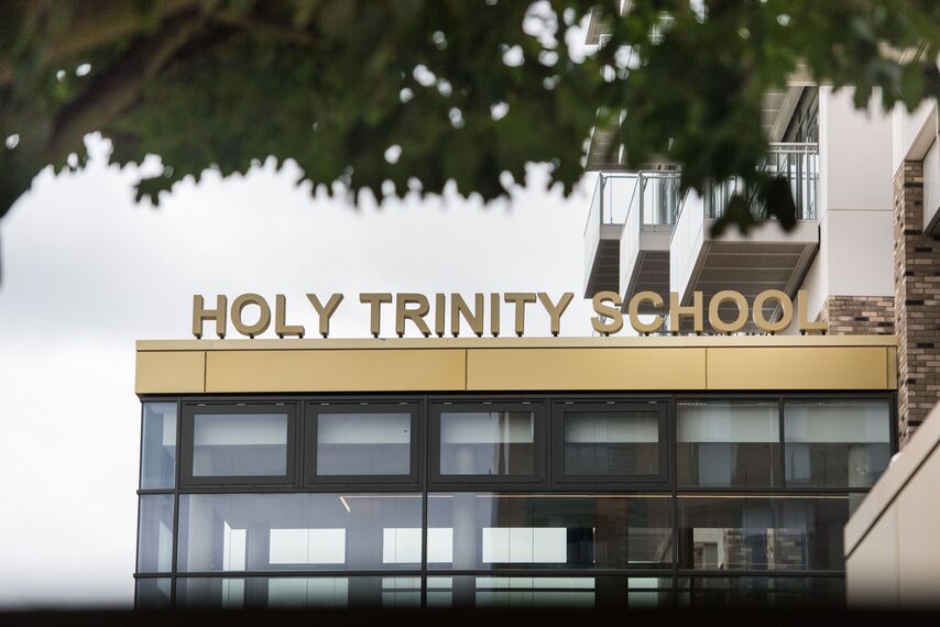 Vision 50 Doors, ConceptSystem 77 Windows, ConceptFolding 77 Sliding & Folding, CW 50 Standard Façades and CW 50 Façades - Apartmentcomplex Holy Trinity School and Vibe Apartments located in London, United Kingdom