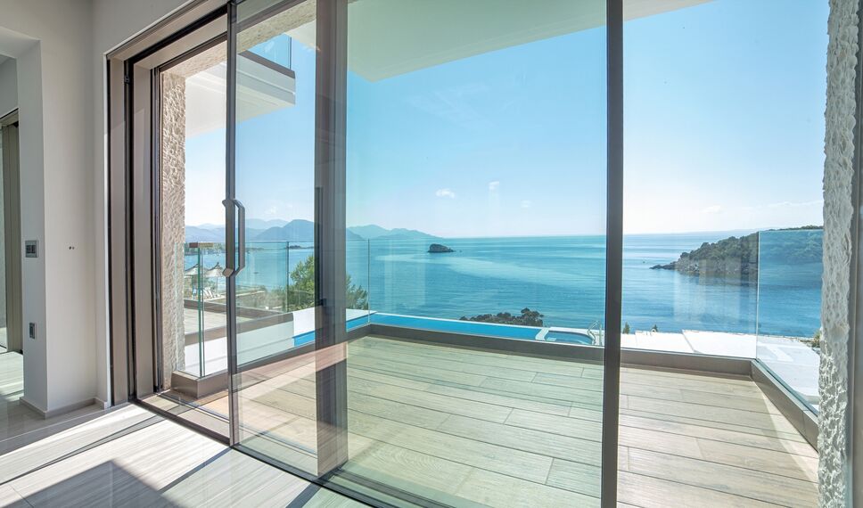 HiFinity Sliding & Folding and CS 77 Hidden Vent Windows - Villa Seaside villas Syvota located in Igoumenitsa, Greece