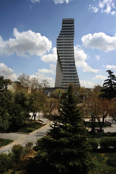 ConceptWall 60 Façades, ConceptSystem 68 Windows and Ventalis Complementary Systems - Office building Jaam Tower located in Tehran, Iran