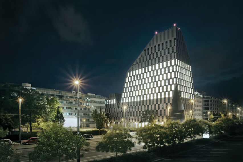 CW 86 Standard Façades and CW 86-EF Façades - Office building Crystal located in Prague, Czech Republic