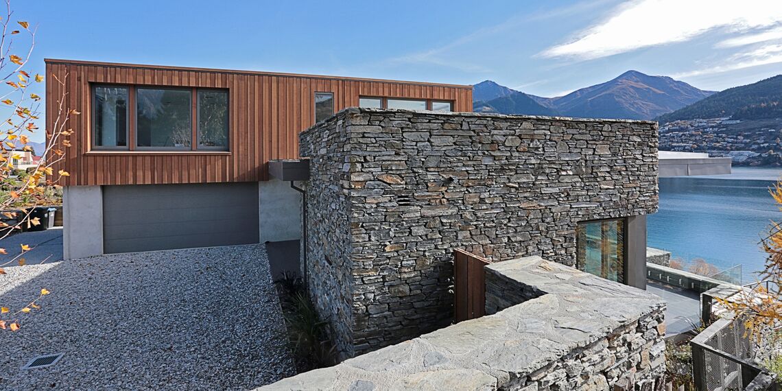 ConceptFolding 77 Sliding & Folding and ConceptSystem 77 Windows - House Lake Wakatipu House located in Otago, New Zealand