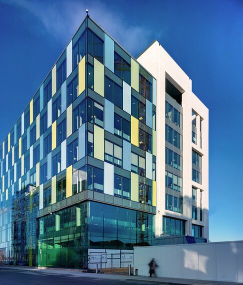 ConceptWall 60 Façades - Office building Sir John Rogerson's Quay located in Dublin, Ireland