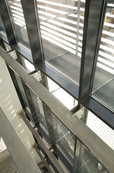 BriseSoleil 100 Solar Shading and ConceptWall 50 Façades - Office building 't Rabot located in Gent, Belgium