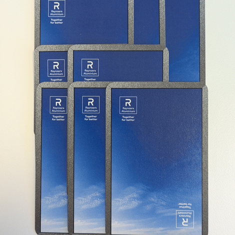 Slim windows with Georgian bars card game reynaers