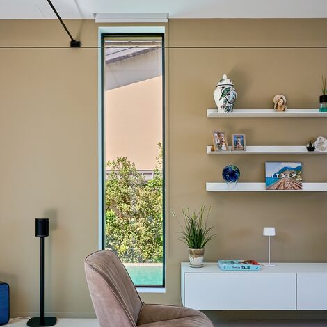 SlimLine 38 Windows, MasterLine 8 Doors, HiFinity Sliding & Folding, SlimPatio 68 Sliding & Folding and MasterLine 8 Panel Door Doors - Villa HiFinity Garda Lake located in Brescia, Italy