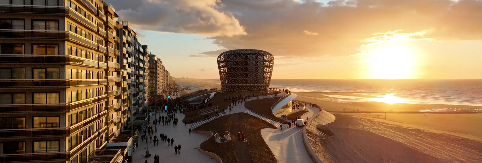 ConceptWall 50 Façades, MasterLine 8 Windows, MasterLine 8 Doors and MasterPatio Sliding & Folding - SILT Middelkerke located in Middelkerke, Belgium