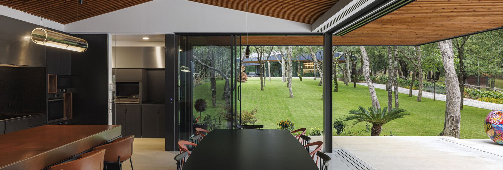 HiFinity Sliding & Folding, ConceptWall 50 Façades and SlimLine 38 Ferro Windows - Quinta dos Carvalhos located inPortugal
