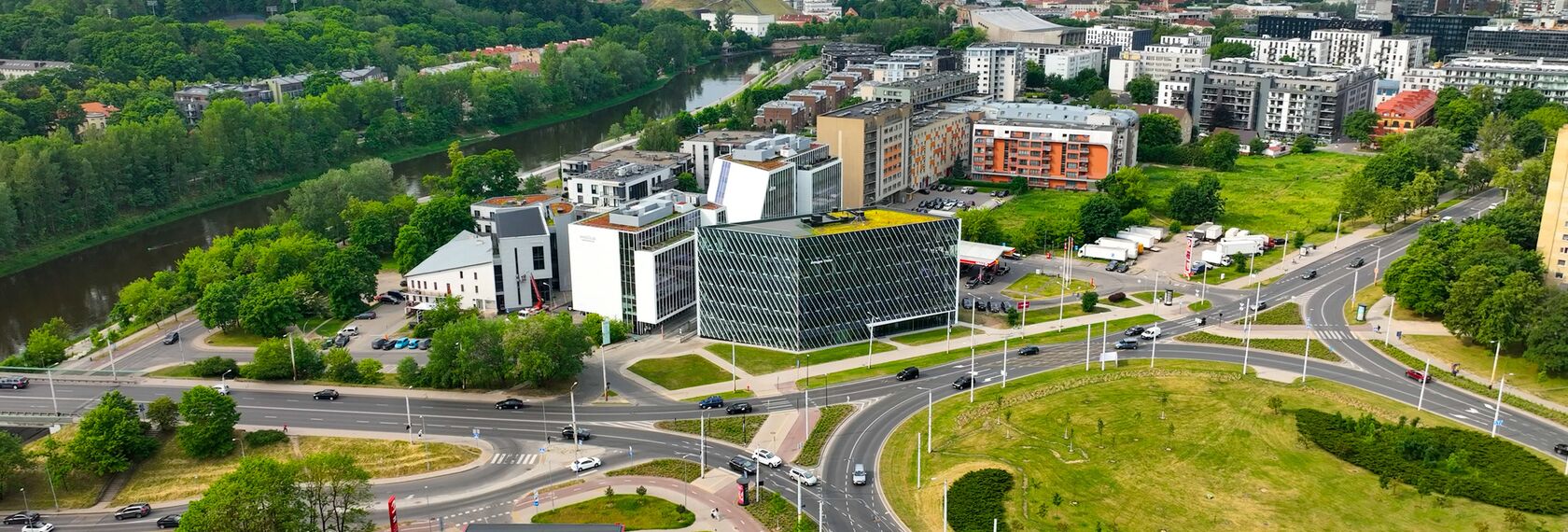 CW 50-HI Façades, MasterLine 8 HI Windows and MasterLine 8-HI Doors - Sporto 16 located in Vilnius, Lithuania