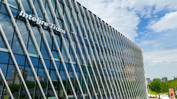 CW 50-HI Façades, MasterLine 8 HI Windows and MasterLine 8-HI Doors - Sporto 16 located in Vilnius, Lithuania