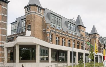 MasterLine 8 Windows, MasterLine 8 Doors, SlimLine 38 Windows, SlimLine 38 Doors, ConceptWall 50 Façades, SlimLine 38 Ferro Windows, SlimLine 38 HI Windows, MasterLine 8 Windows, MasterLine 8 HI Windows and CW 50-HI Façades - Leopoldskazerne located in Gent, Belgium